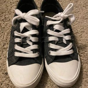 Like new. Worn once. Salt and Sea brand. Size 7.5